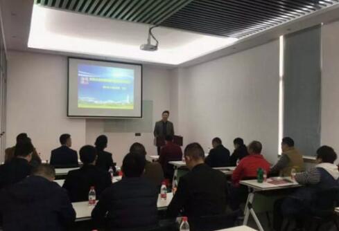 協(xié)會成功舉行民營企業(yè)如何規(guī)避法律風(fēng)險專題講座