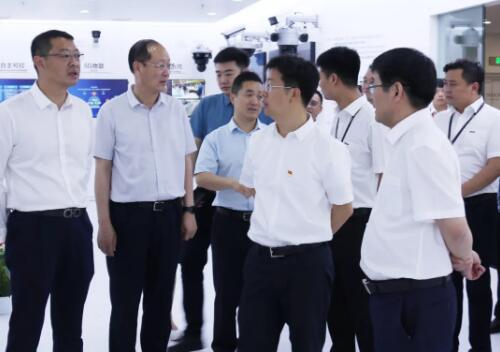 鄭州市委常委、組織部長(zhǎng)呂挺琳一行參觀考察河南大華智聯(lián)