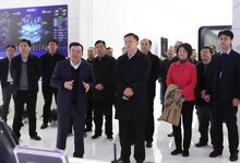 安徽省副省長(zhǎng)章曦一行蒞臨大華股份參觀考察