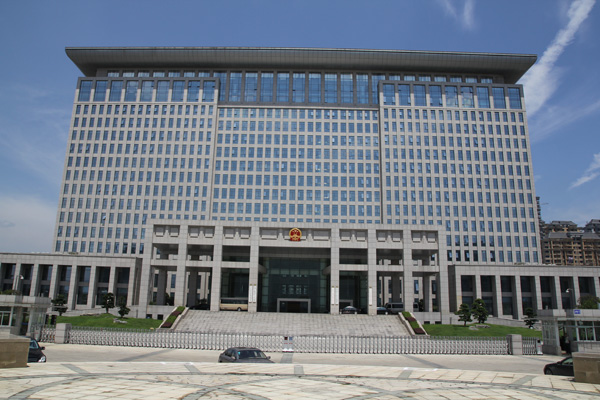 龍灣區(qū)人民政府辦公大樓伸縮門案例 - 中出網(wǎng)-智能出入口門戶