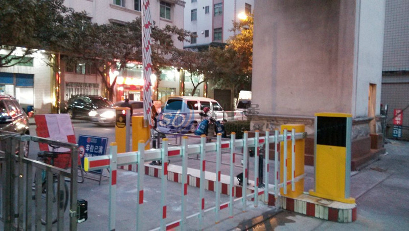 佛山南海羅村俊雅苑小區(qū)停車場系統(tǒng)案例 - 中出網(wǎng)-智能出入口門戶