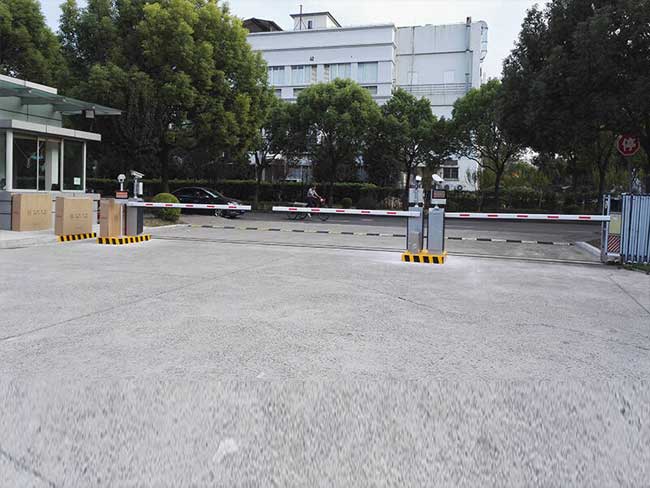 浦東張江高科技園區(qū)道閘案例 - 中出網(wǎng)-智能出入口門戶