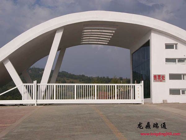 無(wú)軌懸浮門簡(jiǎn)約款白色