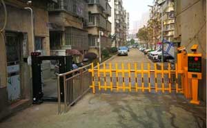 岳陽市四化建小區(qū)銳捷款車牌識別案例 - 中出網(wǎng)-智能出入口門戶