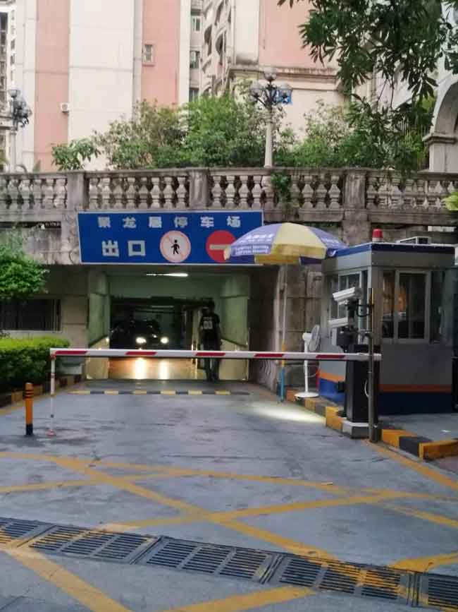 深圳聚龍居車牌識(shí)別系統(tǒng)案例 - 中出網(wǎng)-智能出入口門戶