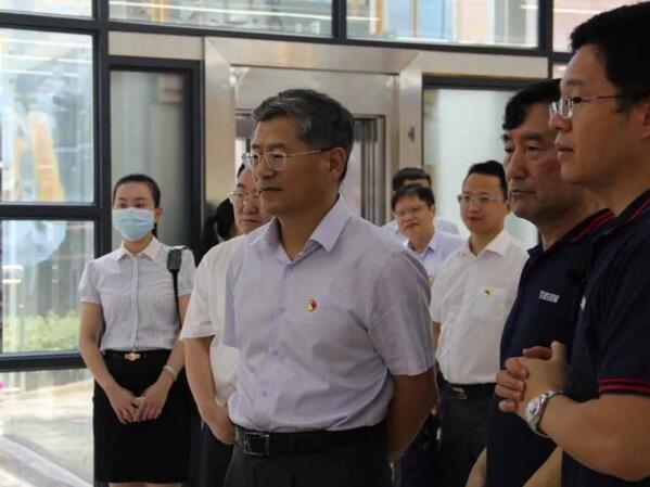 省紀委書記馬森述了解百勝無人值守型停車場解決方案及市場應用情況