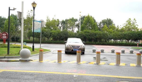 實現(xiàn)“人車分流”，維護(hù)道路交通安全