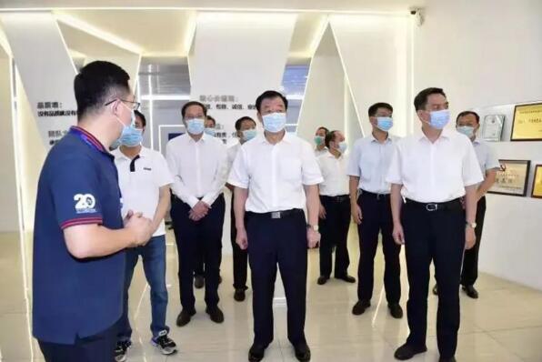江西省省委書記、省人大常委會主任劉奇一行蒞臨百勝智能調(diào)研指導(dǎo)