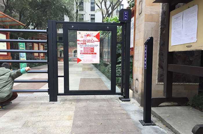 電動鋅鋼小門