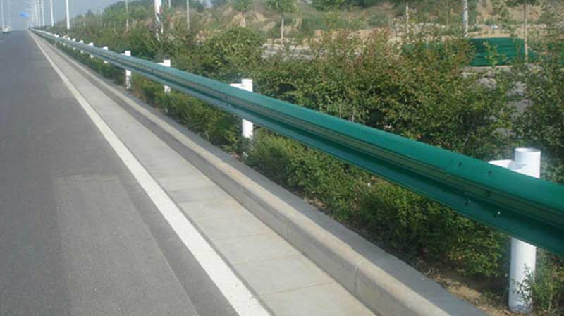 高速公路護欄工程 - 中出網(wǎng)-智能出入口門戶
