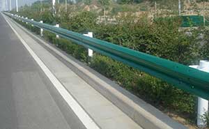 高速公路護欄工程 - 中出網(wǎng)-智能出入口門戶