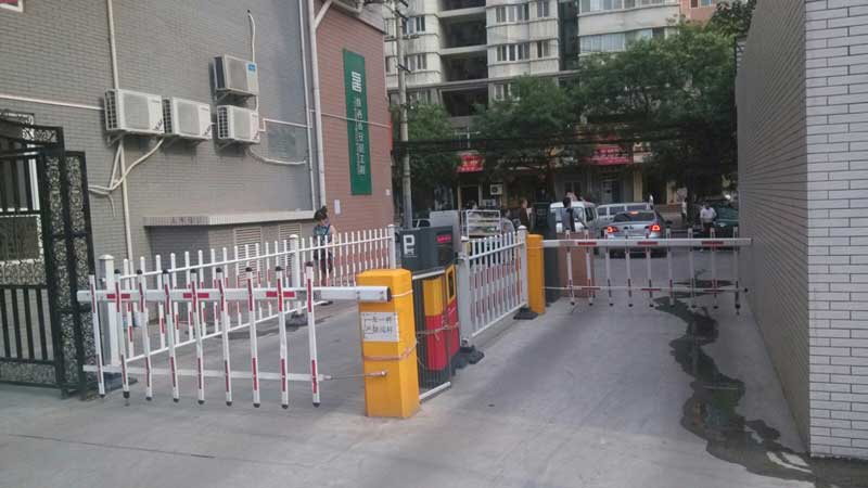廈門蓮花五村停車場系統(tǒng)案例 - 中出網-智能出入口門戶