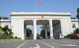 遼寧省人民政府電動伸縮門案例 - 中出網(wǎng)-智能出入口門戶