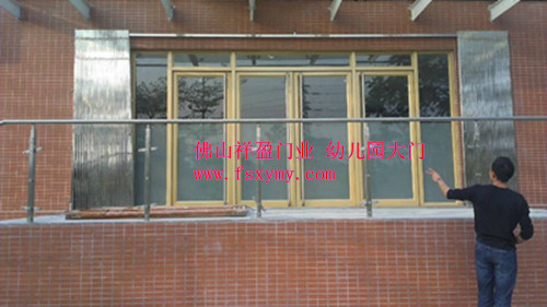 佛山官窯幼兒園肯德基門案例 - 中出網(wǎng)-智能出入口門戶
