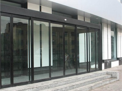 自動門