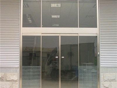 自動門