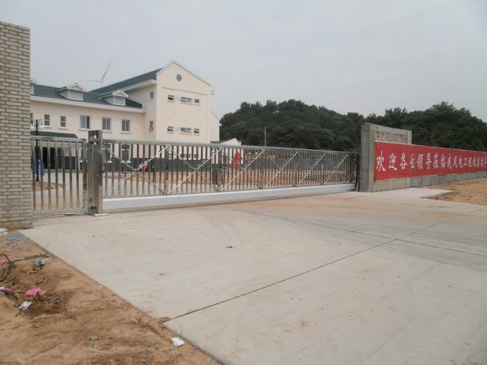 電賀：南北德信懸浮折疊門順利進駐江西省水電工程局老爺廟風(fēng)電場