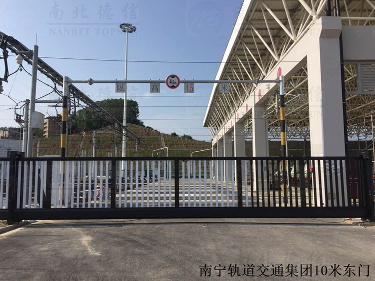 南寧軌道交通集團10米東門（1）無軌懸浮門案例 - 中出網(wǎng)-智能出入口門戶