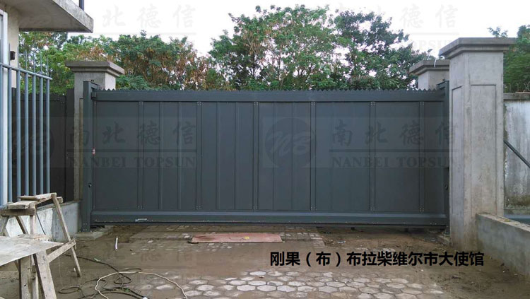 剛果大使館歐寶818LP1智能無(wú)軌懸浮門(mén)案例 - 中出網(wǎng)-智能出入口門(mén)戶(hù)