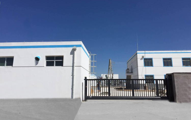 朔州市平魯區(qū)石堂山風(fēng)電廠無軌懸浮門案例 - 中出網(wǎng)-智能出入口門戶