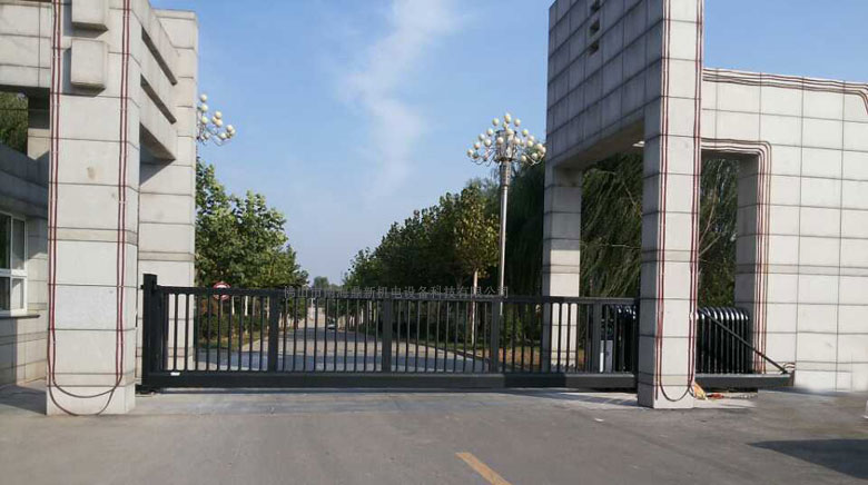 河北省朔黃鐵路車輛公司智能無(wú)軌懸浮門工程案例 - 中出網(wǎng)-智能出入口門戶