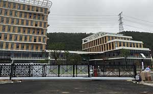 臺(tái)州二電廠838 13米智能安全伸縮平移門工程案例 - 中出網(wǎng)-智能出入口與停車充電門戶