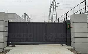 湖北仙桃市仙東變電站808LP智能安全伸縮平移門工程案例 - 中出網(wǎng)-智能出入口門戶