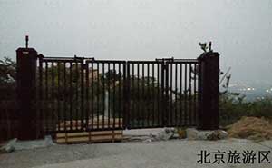 北京旅游區(qū)智能懸折門案例 - 中出網(wǎng)-智能出入口門戶