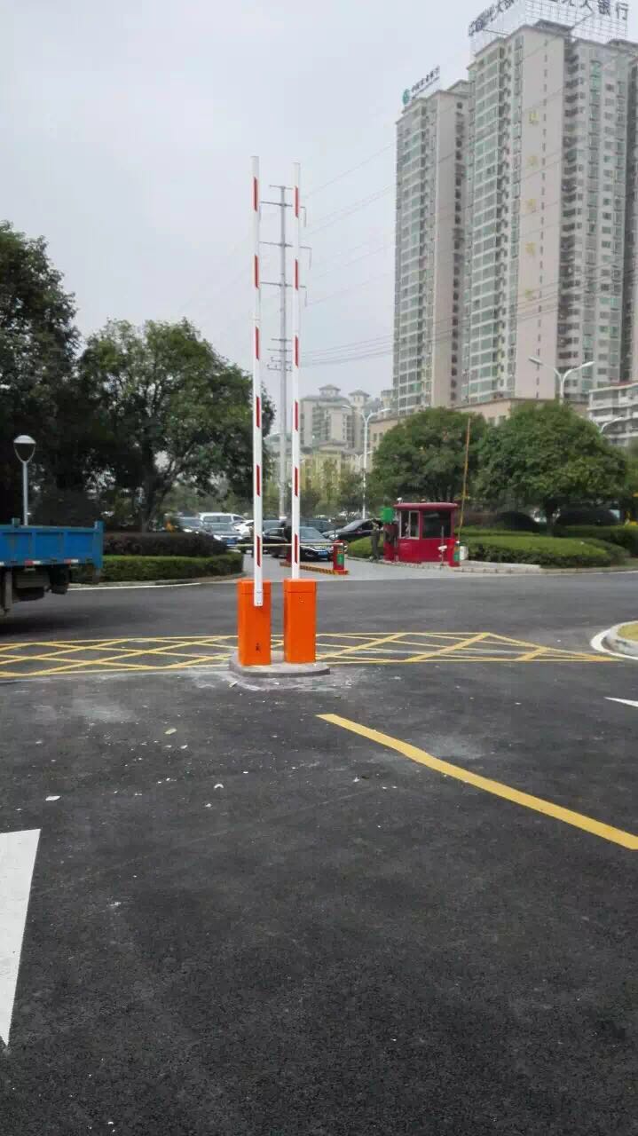 衡陽華新老干部活動中心停車場系統(tǒng)案例 - 中出網(wǎng)-智能出入口門戶