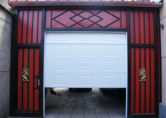 自動(dòng)車(chē)庫(kù)門(mén)