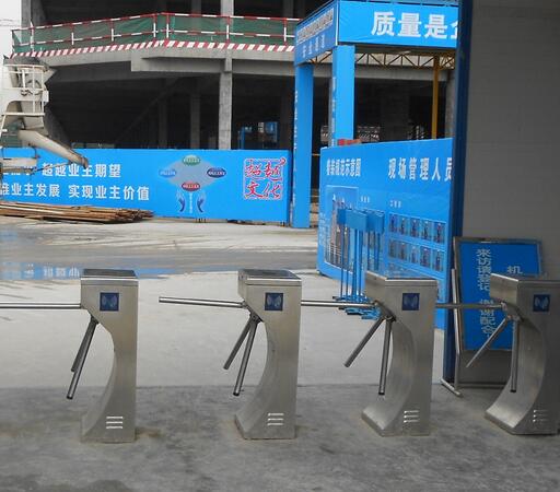 濟南工地人行通道三輥機案例 - 中出網(wǎng)-智能出入口門戶