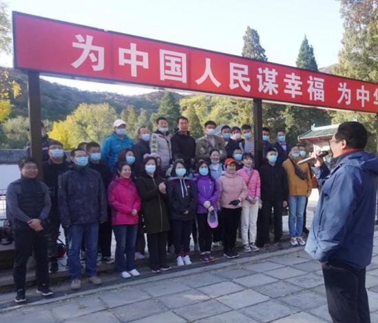 “勇攀高峰，再創(chuàng)輝煌”卓奧世鵬成立11周年登山活動(dòng)