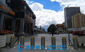 昆明金馬碧雞坊景區(qū)升降柱案例 - 中出網(wǎng)-智能出入口門戶