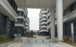 廈門(mén)同安孵化基地創(chuàng)業(yè)園升降柱案例 - 中出網(wǎng)-智能出入口門(mén)戶(hù)