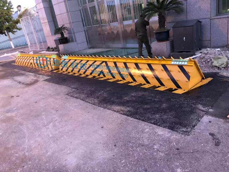 大連某監(jiān)獄路障機(jī)項(xiàng)目 - 中出網(wǎng)-智能出入口門(mén)戶
