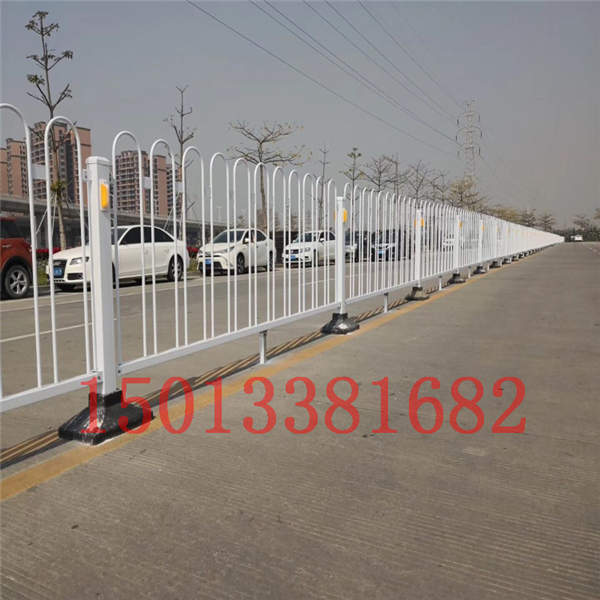 韶關(guān)機(jī)機(jī)非車道護(hù)欄 河源活動(dòng)式乙型護(hù)欄定做