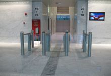 中國(guó)民生銀行總行通道閘案例 - 中出網(wǎng)-智能出入口門(mén)戶(hù)