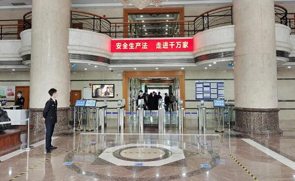 西莫羅人臉識別閘機(jī)，又一次入駐國企辦公大廈