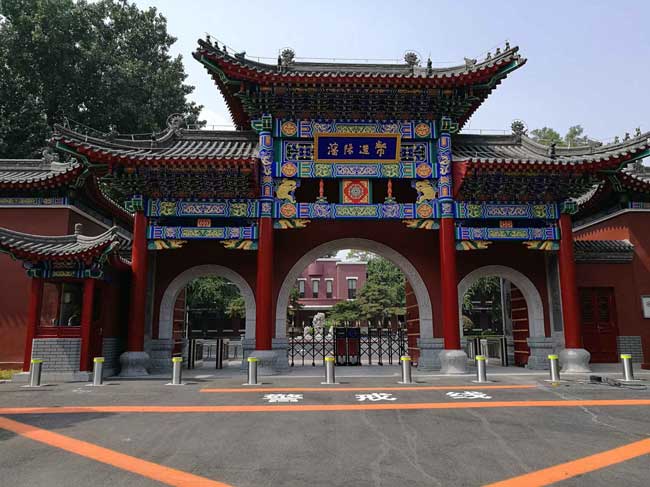 沈陽造幣廠升降路柱案例 - 中出網(wǎng)-智能出入口門戶