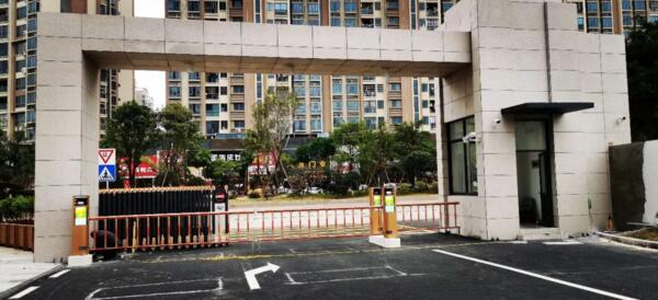 泉州惠安閩南建工大廈正式啟用藍卡AI云無人化停車場管理系統