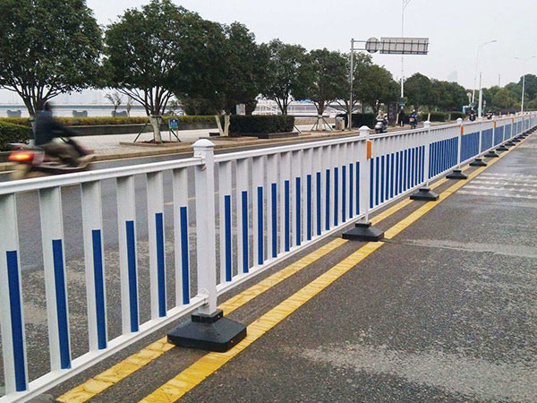 道路護欄 - 道路隔離護欄1