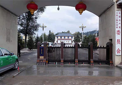 金碧輝煌工程案例 - 中出網(wǎng)-智能出入口門戶