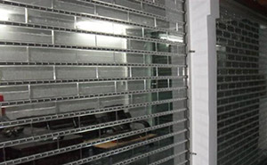 青島出安智能卷簾門被青島麥格自動化設(shè)備有限公司應(yīng)用 