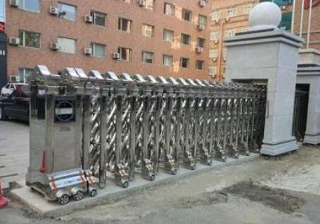 熱烈祝賀寧波出安智能伸縮門被寧波大學附屬學校啟用