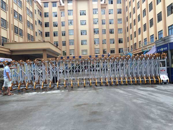 徐州新沂信合大廈選用徐州出安智能電動(dòng)伸縮門(mén)作安防設(shè)備