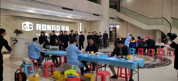 榮高門窗組織全體員工參加無償獻血獻愛心活動