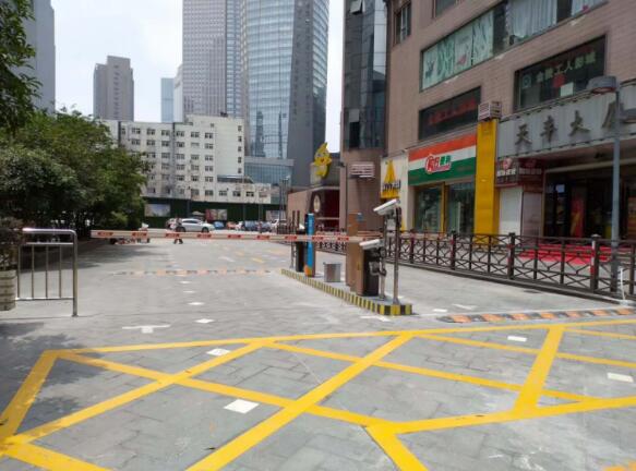 南京繁華商圈新街口的天豐大廈采用捷停車·云托管服務(wù)方案