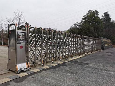 湖州出安智能為湖州勤豐電機有限公司提供電動伸縮門工程