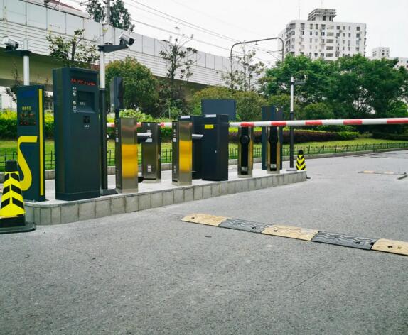 科拓?zé)o人收費停車場
