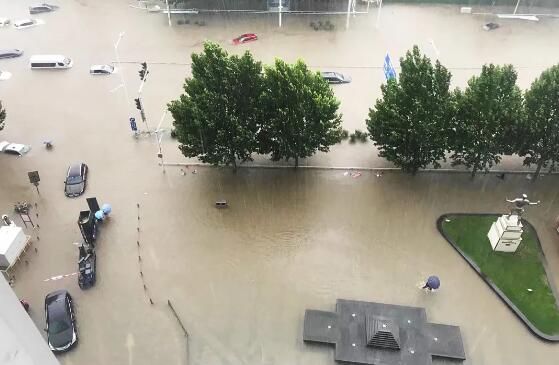 鄭州遭遇有記錄以來(lái)史上最強(qiáng)降雨